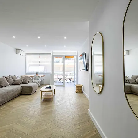 Cozy Renovated - Close To Martinez Apartment